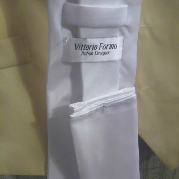 NEW Vittorio Farina Vest, neck tie, bow tie, and pocket square in Yellow sz Med - Picture 2 of 3